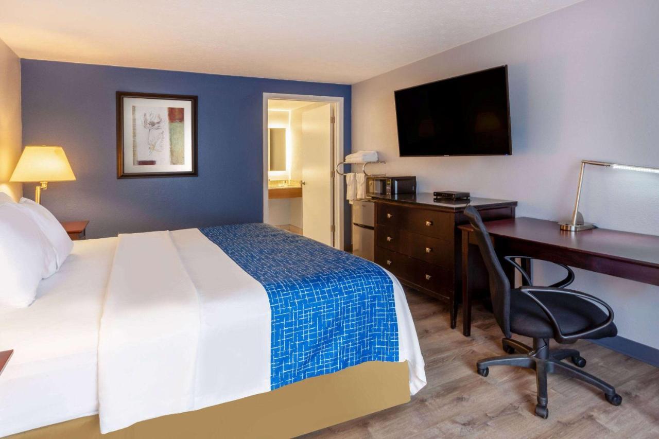 Travelodge By Wyndham Charles Town - Harpers Ferry Eksteriør bilde